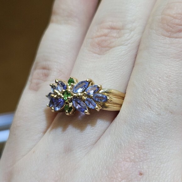 14K Yellow Gold Tanzanite & Emerald Flower Motif Cluster Gemstone Ring Size 8 - Picture 3 of 16